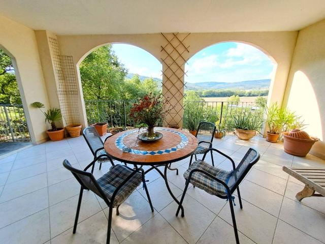 Villa Indipendente in vendita a Magione, Umbria