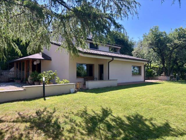 Villa Indipendente in vendita a Magione, Umbria