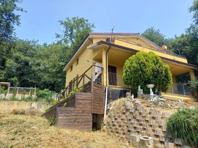 Villa Indipendente in vendita a Magione, Perugia