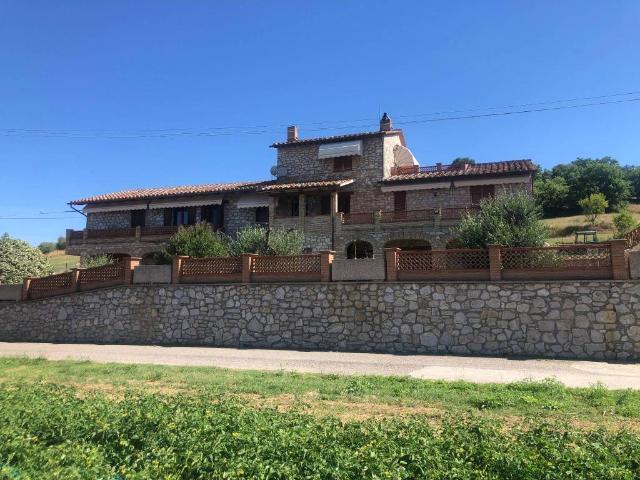 Villa Indipendente in vendita a Magione, Umbria