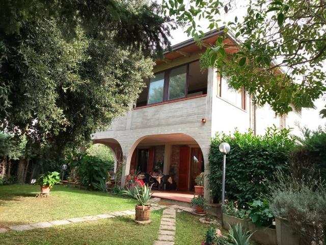 Villa Indipendente in vendita a Sant'Arcangelo, Magione
