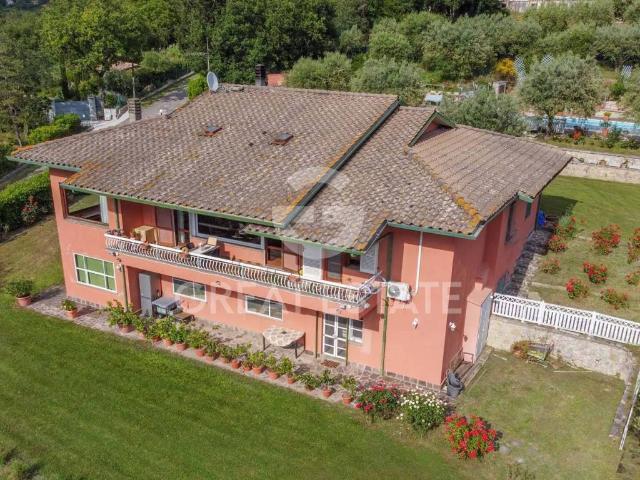 Villa Indipendente in vendita a Magione, Umbria