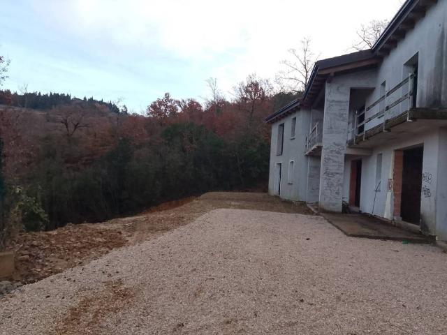 Villa Indipendente in vendita a Magione, Umbria