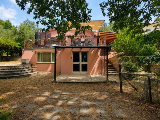 Villa Indipendente in vendita a Magione, Umbria