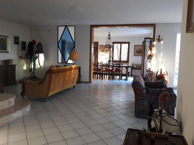 Villa Indipendente in vendita a Magione, Umbria