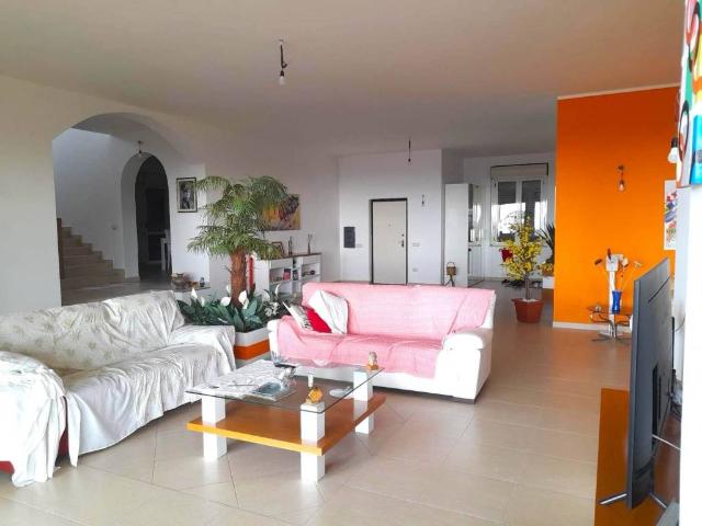 Villa Indipendente in vendita a Calabria, Catanzaro