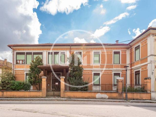 Villa Indipendente in vendita a Magliano De' Marsi, Abruzzo