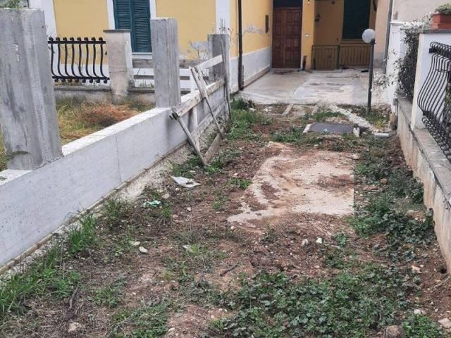 Villa Indipendente in vendita a Magliano De' Marsi, Abruzzo