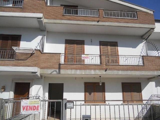 Villa Indipendente in vendita a Magliano De' Marsi, Abruzzo