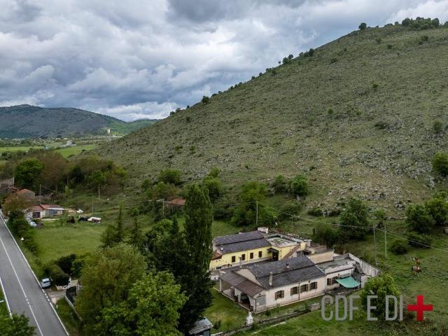 Villa Indipendente in vendita a Magliano De' Marsi, Abruzzo