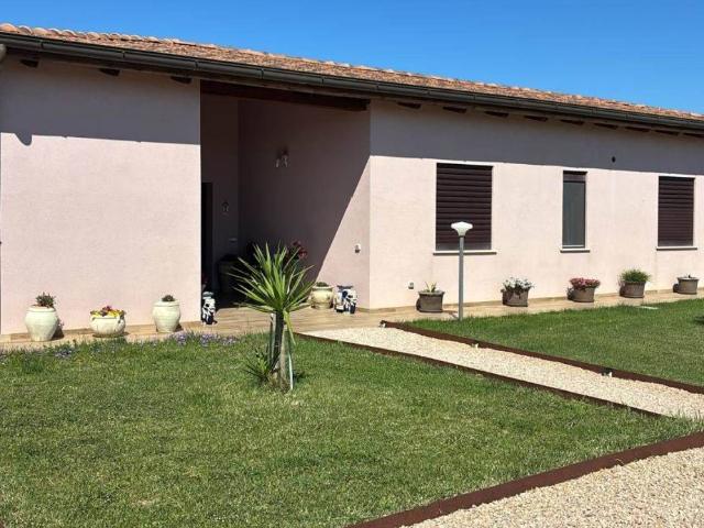 Villa Indipendente in vendita a Magliano In Toscana, Toscana