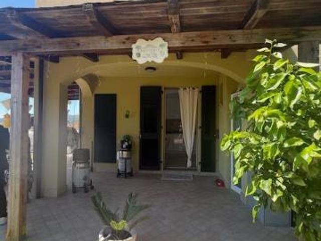 Villa Indipendente in vendita a Magliolo, Liguria