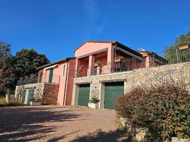 Villa Indipendente in vendita a Magliolo, Liguria