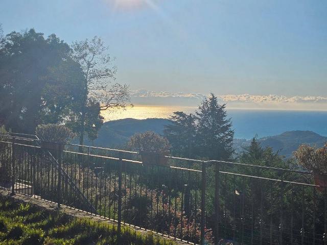 Villa Indipendente in vendita a Magliolo, Liguria