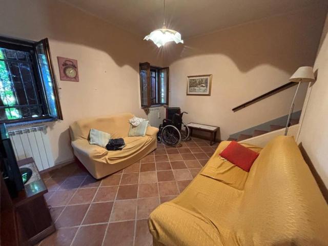 Villa Indipendente in vendita a Magnacavallo, Lombardia