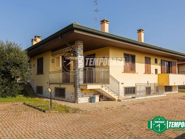 Villa Indipendente in vendita a Magnago, Lombardia