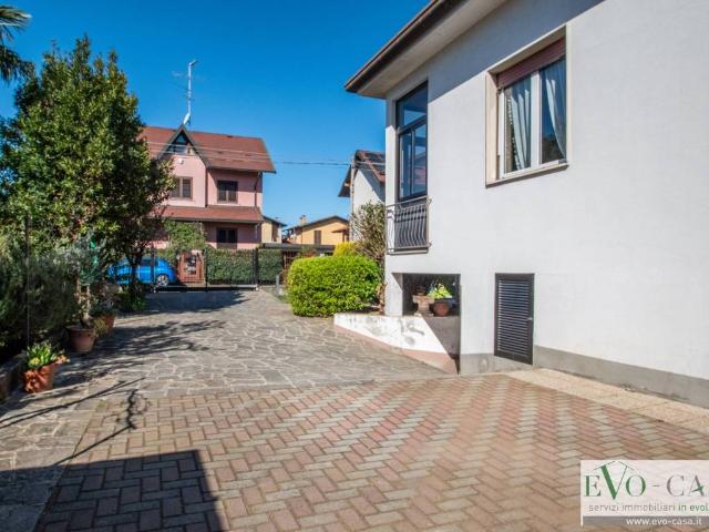 Villa Indipendente in vendita a Magnago, Lombardia