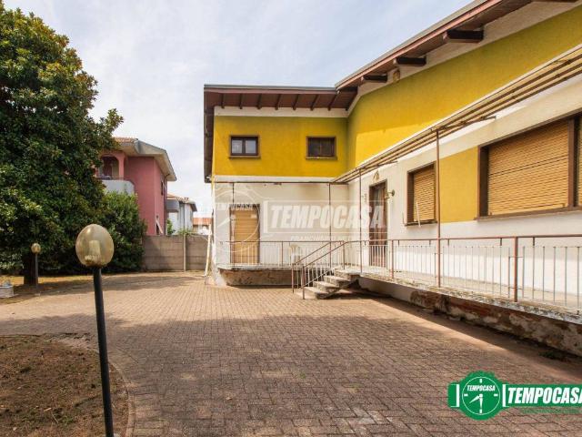 Villa Indipendente in vendita a Magnago, Lombardia