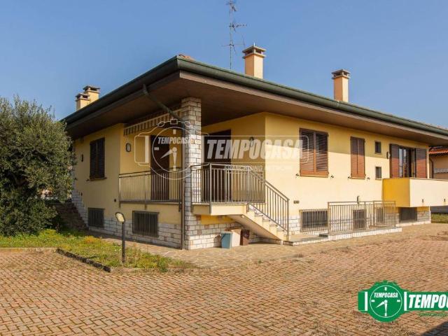 Villa Indipendente in vendita a Magnago, Lombardia