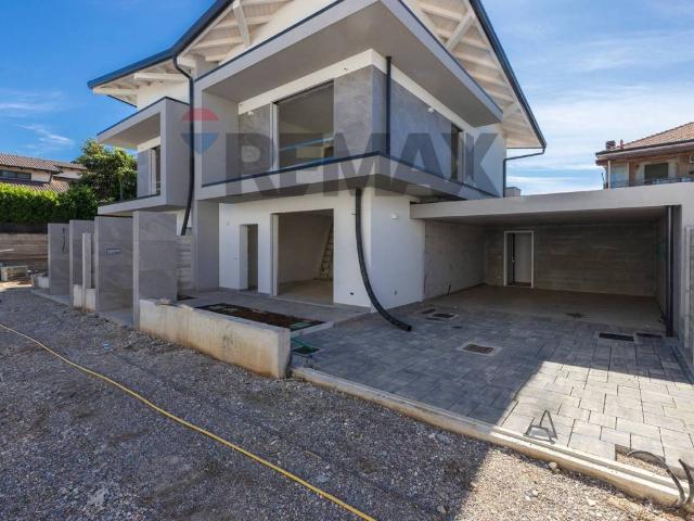 Villa Indipendente in vendita a Magnago, Lombardia