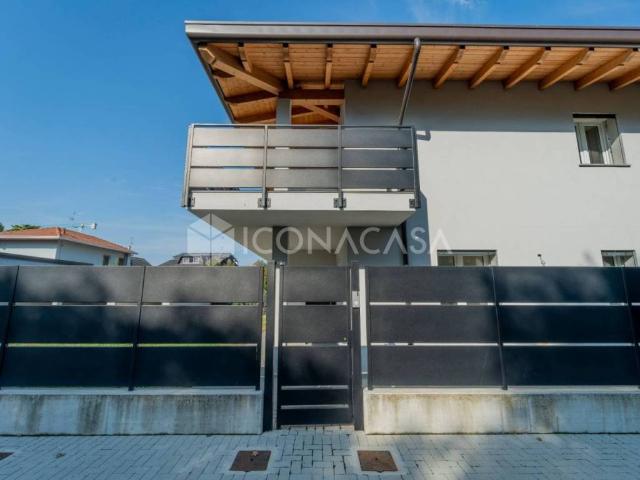 Villa Indipendente in vendita a Bienate, Magnago