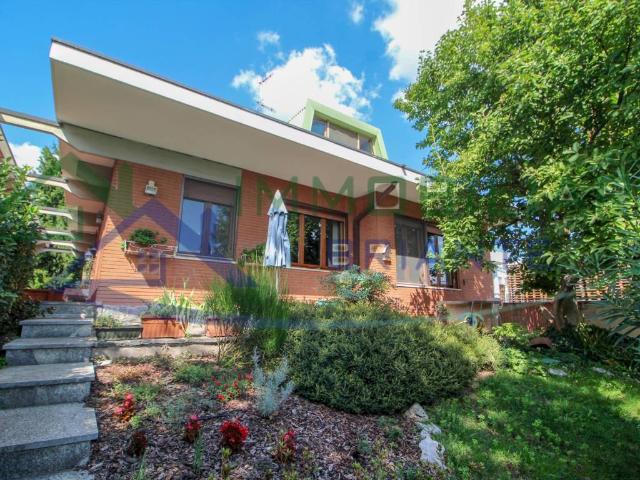 Villa Indipendente in vendita a Magnago, Lombardia