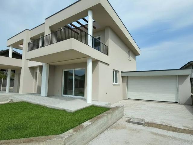 Villa Indipendente in vendita a Magnago, Lombardia