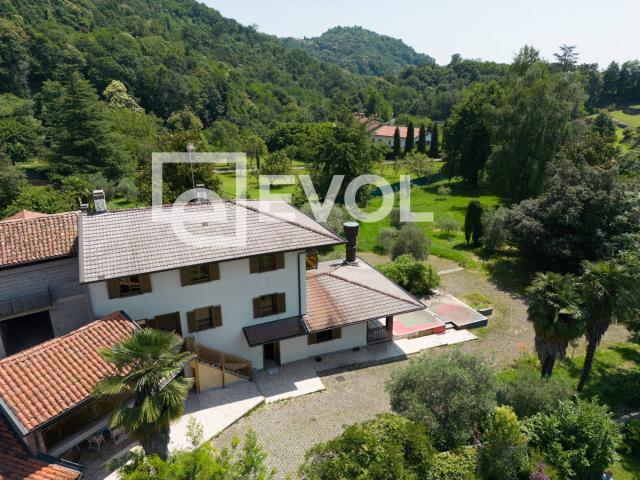 Villa Indipendente in vendita a Magnano In Riviera, Friuli-Venezia Giulia