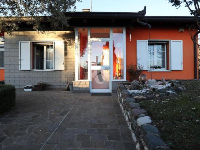 Villa Indipendente in vendita a Magnano In Riviera, Friuli-Venezia Giulia