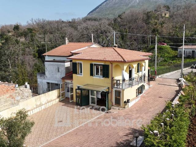 Villa Indipendente in vendita a Calabria, Cosenza