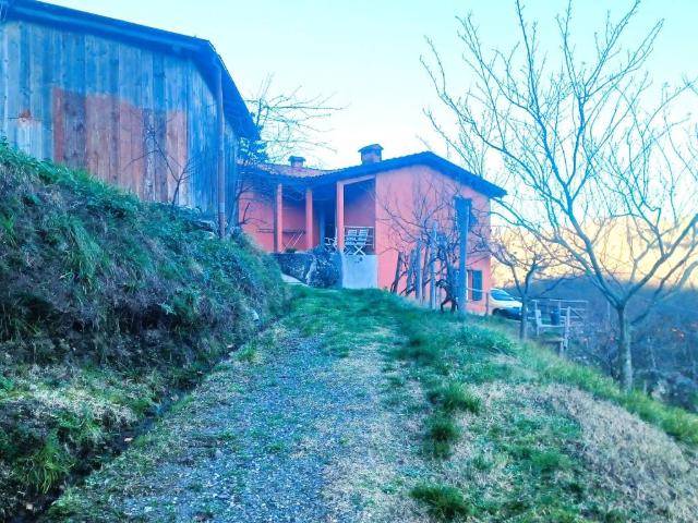 Villa Indipendente in vendita a Maissana, Liguria