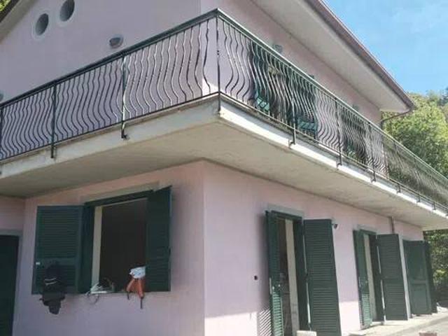 Villa Indipendente in vendita a Cembrano, Maissana