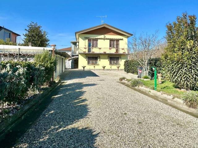 Villa Indipendente in vendita a Unione Terre di Pianura, Malalbergo