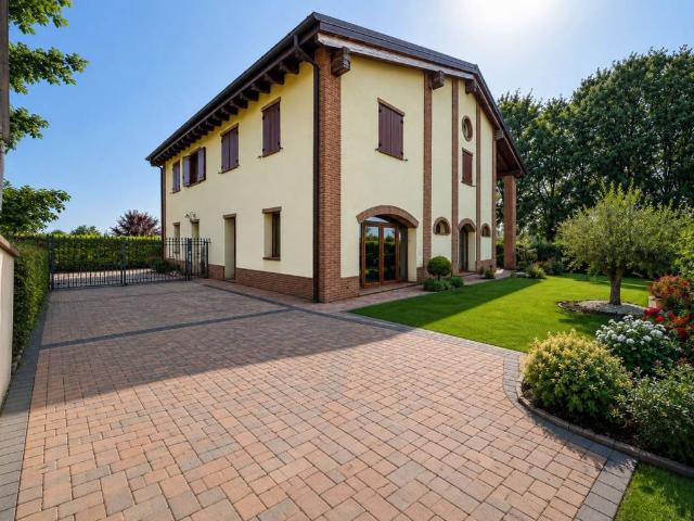 Villa Indipendente in vendita a Unione Terre di Pianura, Malalbergo