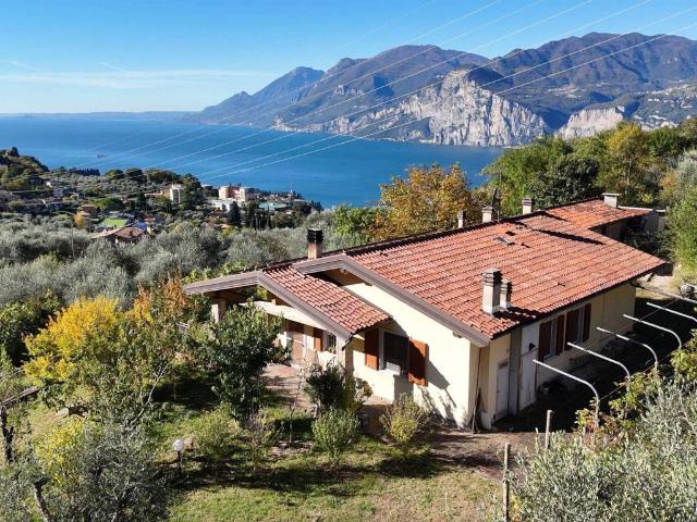 Villa Indipendente in vendita a Malcesine, Veneto