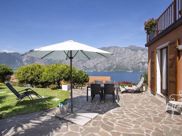 Villa Indipendente in vendita a Malcesine, Veneto