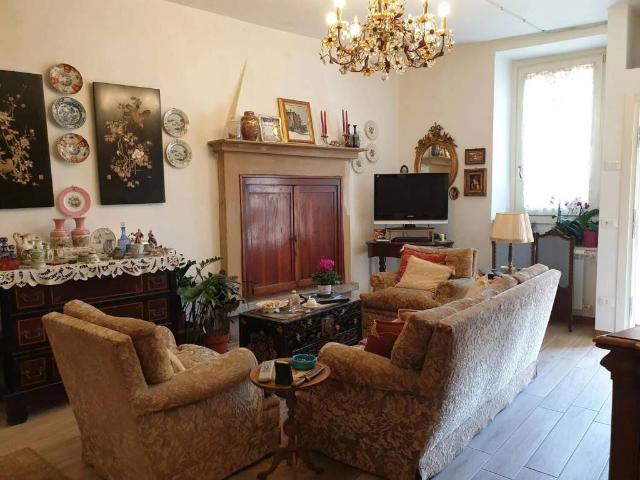 Villa Indipendente in vendita a Comunità montana della valle Camonica, Malegno