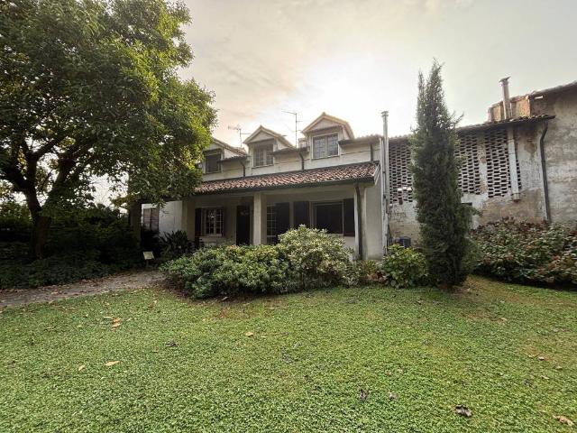 Villa Indipendente in vendita a Maleo, Lombardia