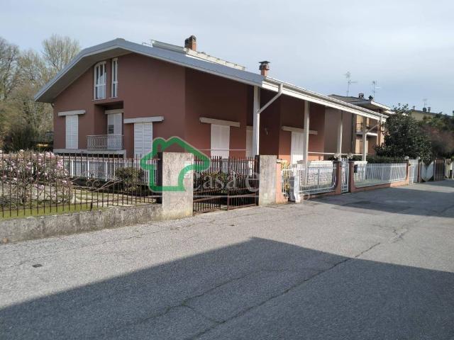 Villa Indipendente in vendita a Maleo, Lombardia