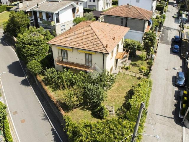 Villa Indipendente in vendita a Malnate, Lombardia
