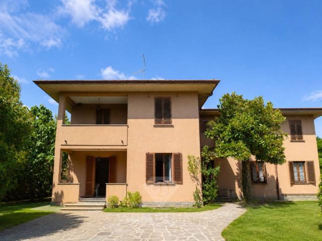 Villa Indipendente in vendita a Baraggia, Malnate
