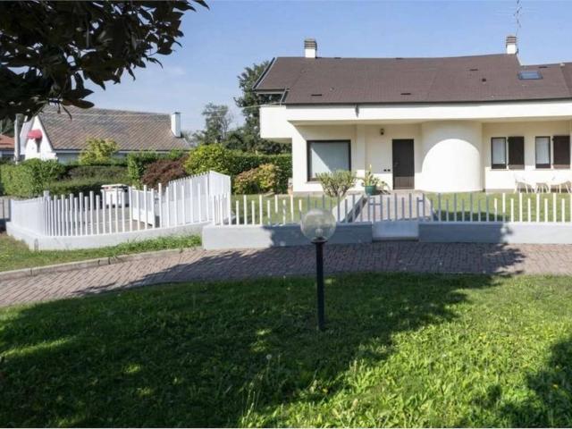 Villa Indipendente in vendita a Rovera, Malnate