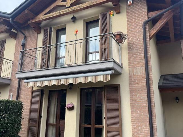 Villa Indipendente in vendita a Gurone, Malnate