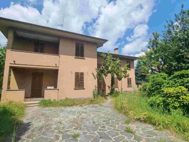 Villa Indipendente in vendita a Malnate, Lombardia