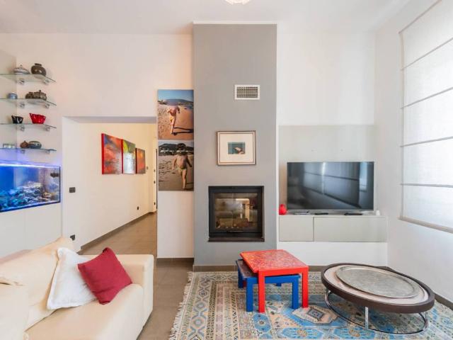 Villa Indipendente in vendita a Malnate, Lombardia