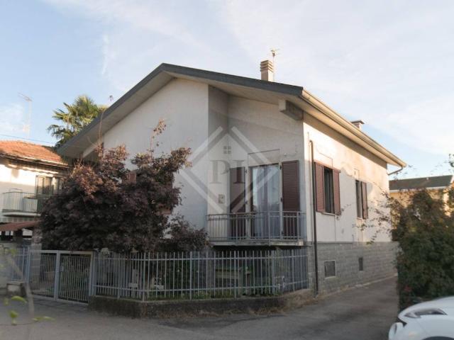 Villa Indipendente in vendita a Gurone, Malnate