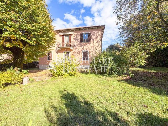 Villa Indipendente in vendita a Rovera, Malnate