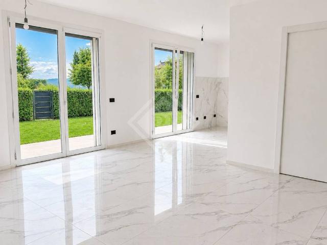 Villa Indipendente in vendita a Malnate, Lombardia