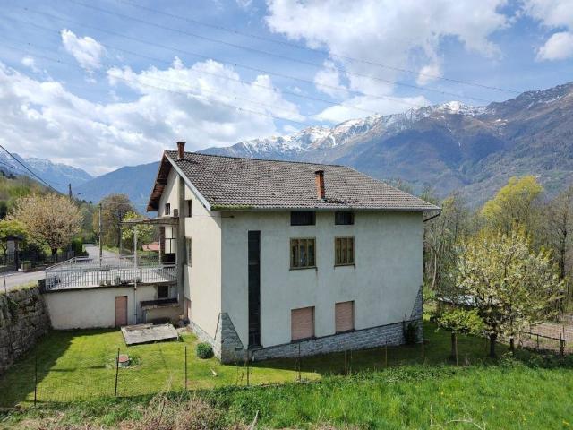 Villa Indipendente in vendita a Comunità montana della valle Camonica, Malonno