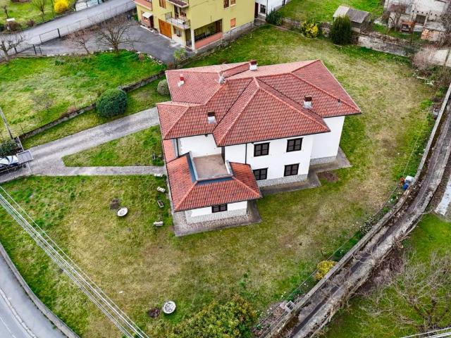 Villa Indipendente in vendita a Comunità montana della valle Camonica, Malonno